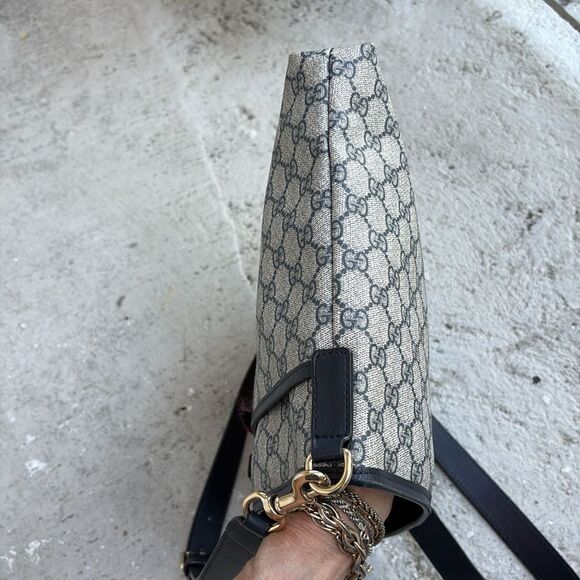 Gucci Sherry line Crossbody Bag - Picture 6 of 13